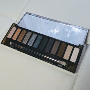 Urban Decay Naked Smoky Palette